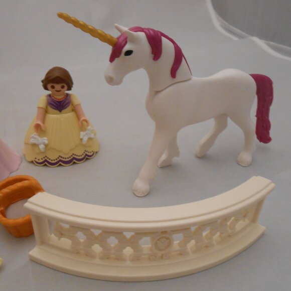 Playmobil #70107 Princess Unicorn Playset/Case, Toys, Pretend Play, Dolls - Picture 5 of 6